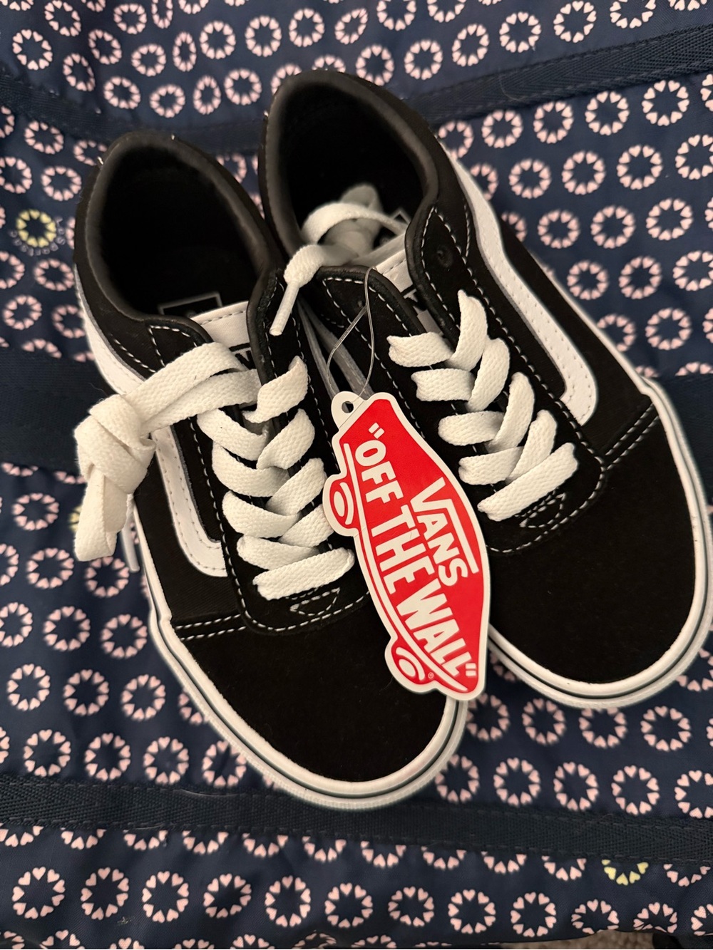 Vans Kids 11.5 Old Skool Classic Lace-Up Sneakers in Black/White